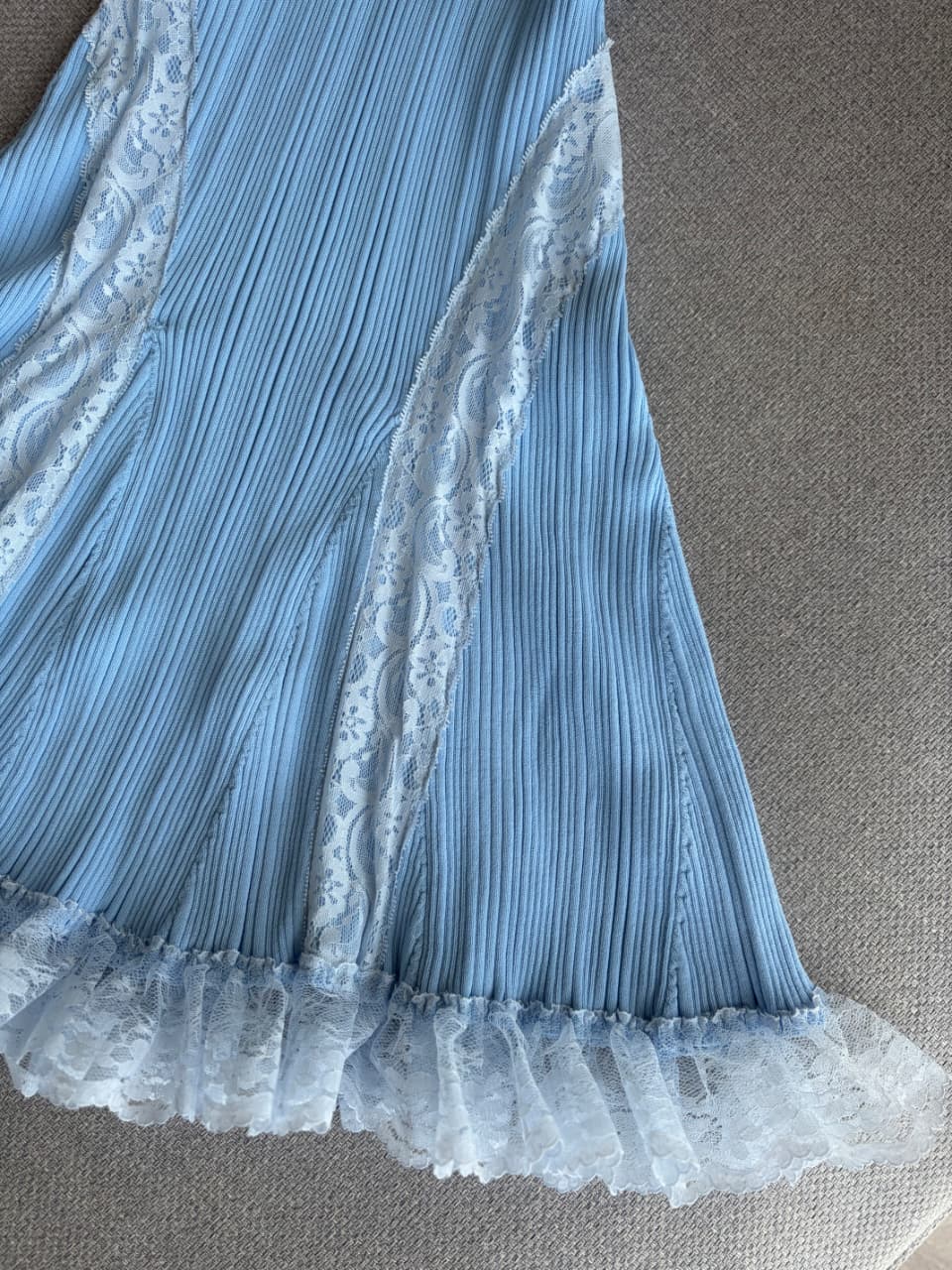 Short lace trim dress - Image 2